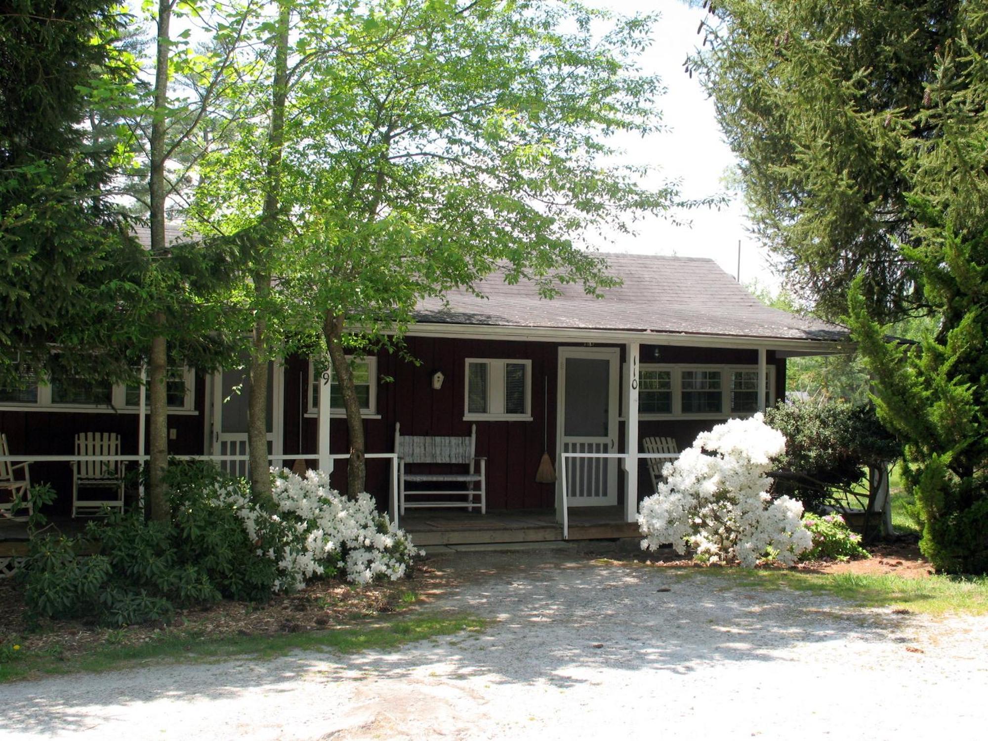 Highland Lake Inn&Resort - Flat Rock Exterior foto